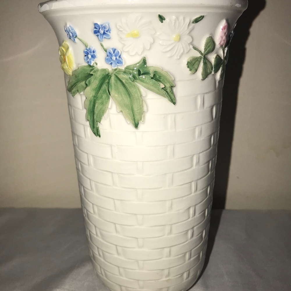 Vintage Italian Style Waccamaw Basket Weave Vase